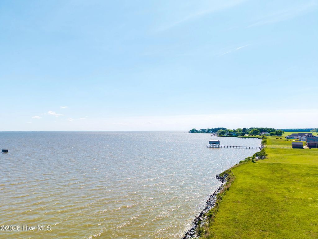 172 Bald Eagle Point Drive, Hertford