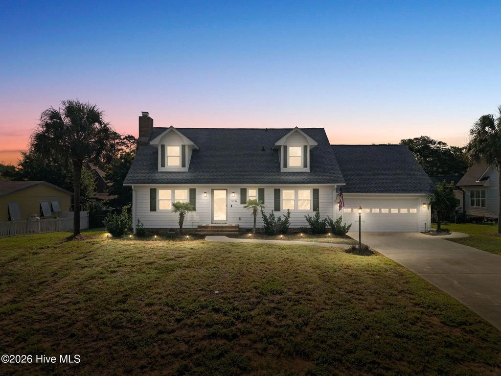 316 Ne 58th Street, Oak Island