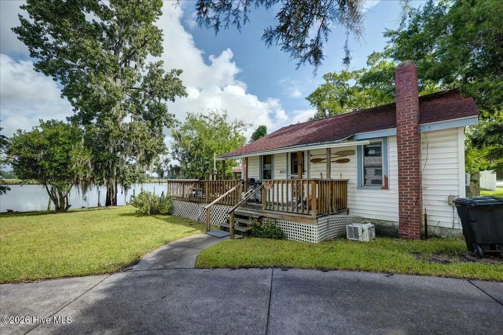 1298 Brices Creek Road, New Bern