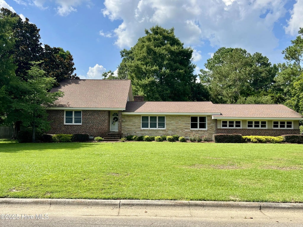 513 E Westbrook Street, Wallace