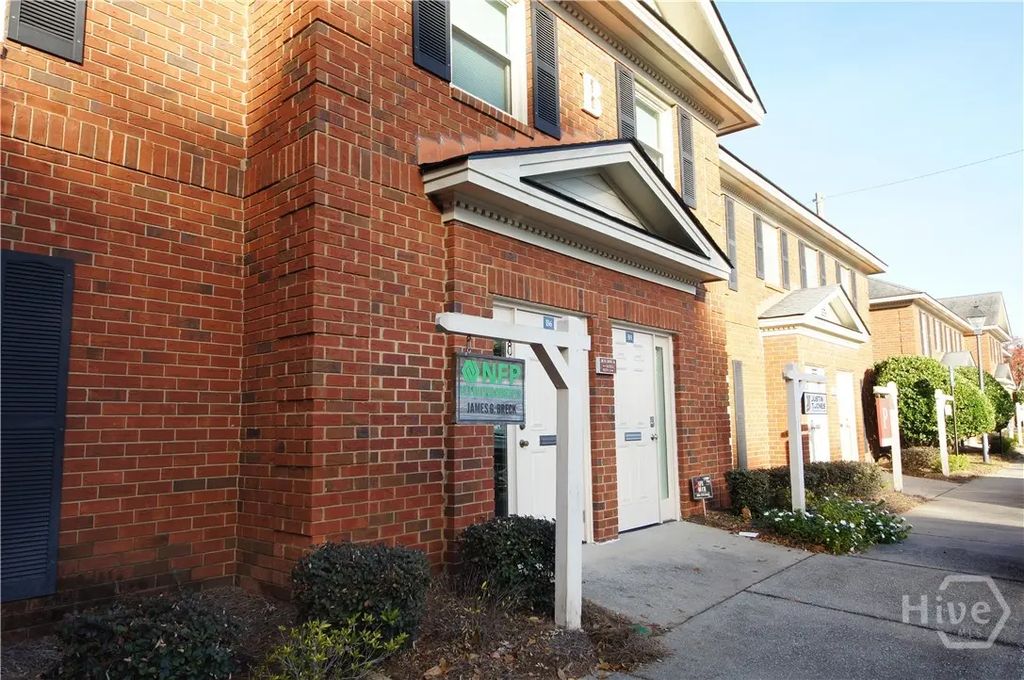 7505 Waters Avenue B 10, Savannah
