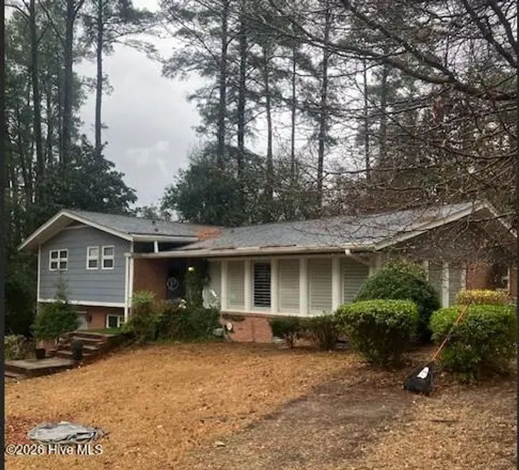 2224 Mirror Lake Drive, Fayetteville