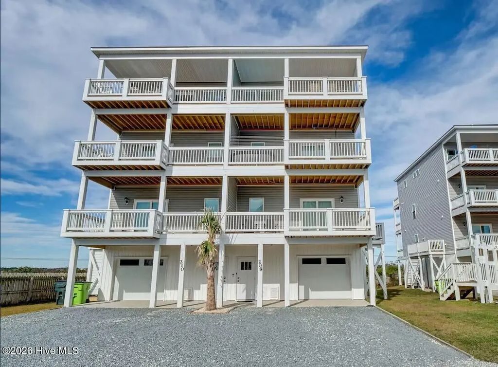 208 Goldsboro Drive, North Topsail Beach