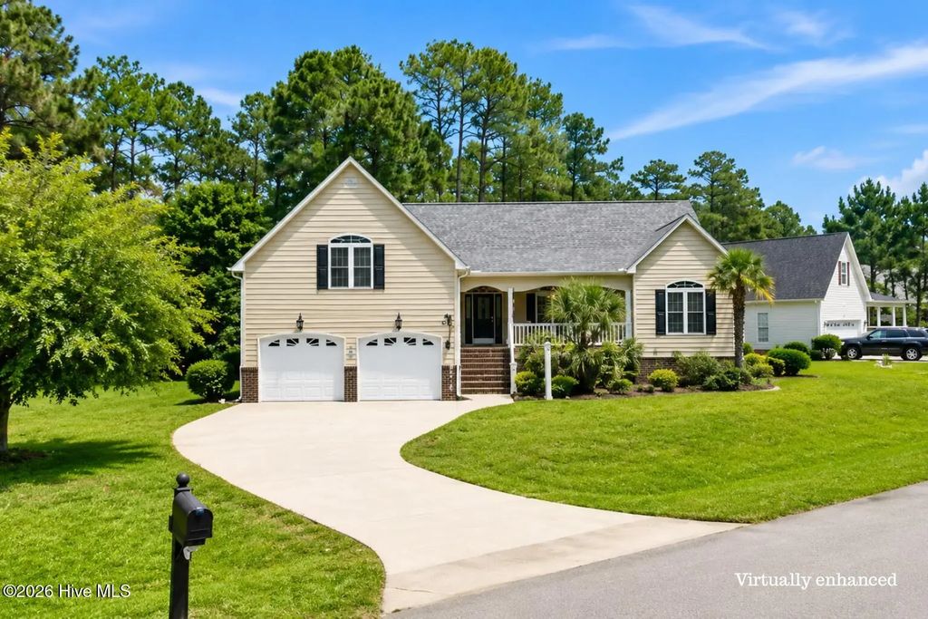 901 Sawgrass Court, New Bern