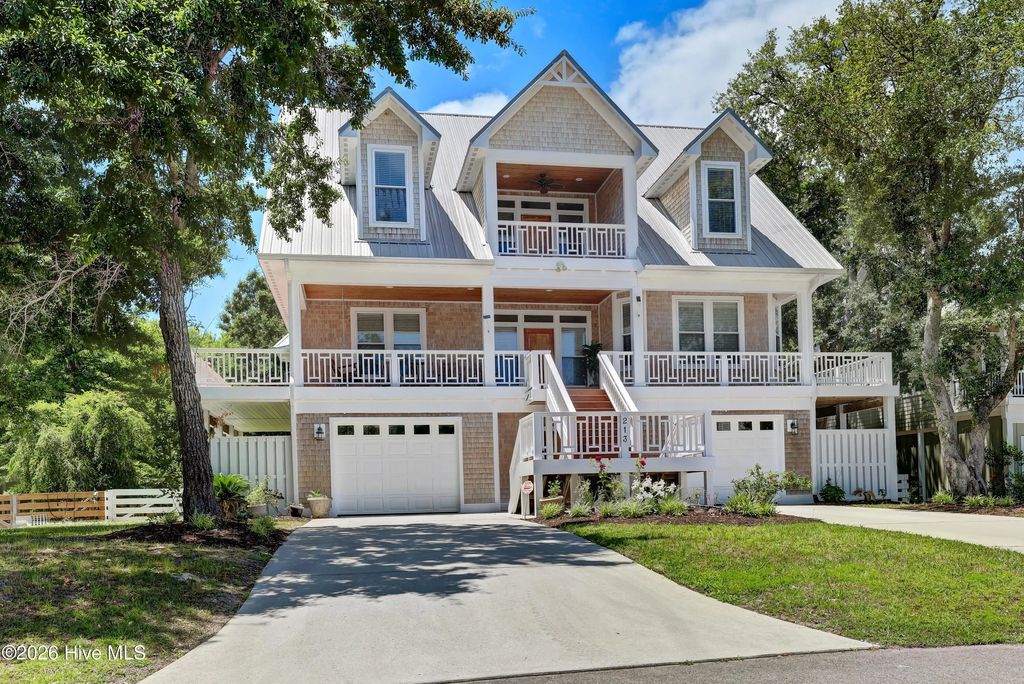 213 Oak Outlook Way, Carolina Beach