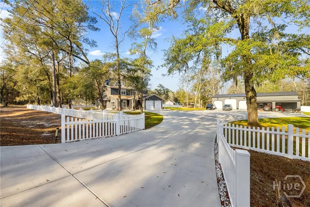 595 High Bluff Road, 