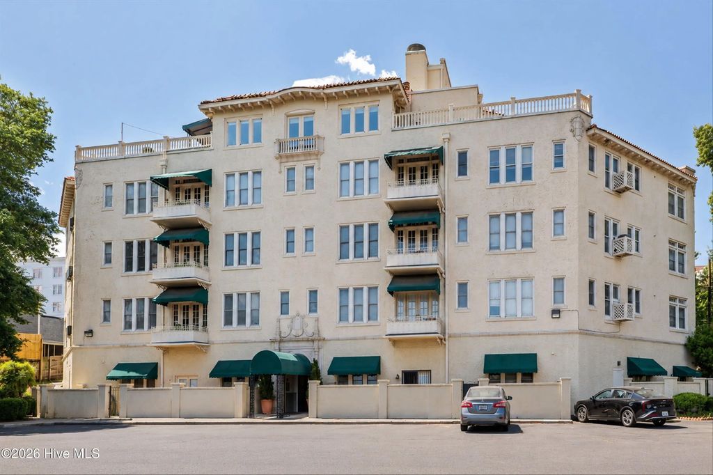 2068 Walton Way 201, Augusta