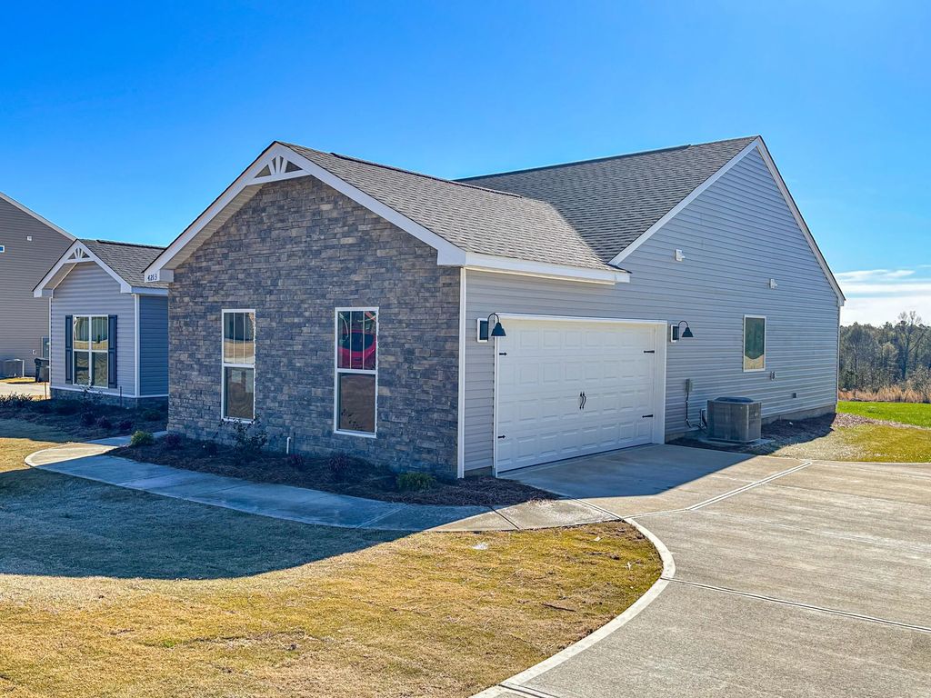 1660 N Pine Ridge Drive, Richmond