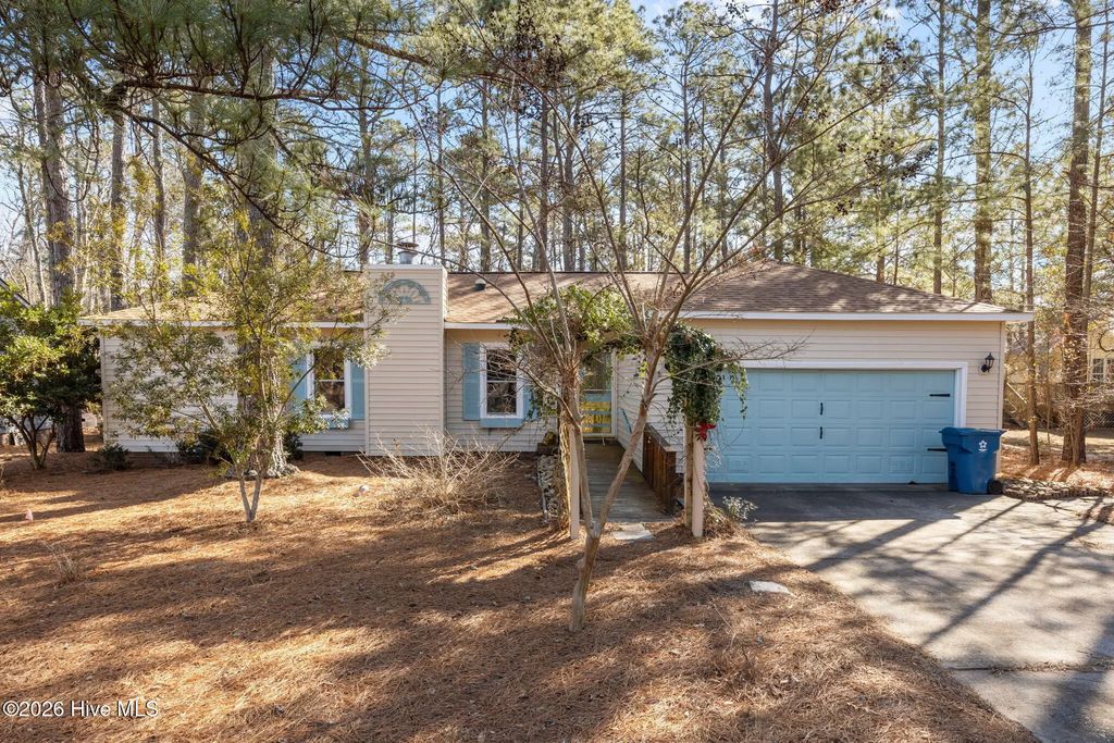 802 Black Swan Road, New Bern