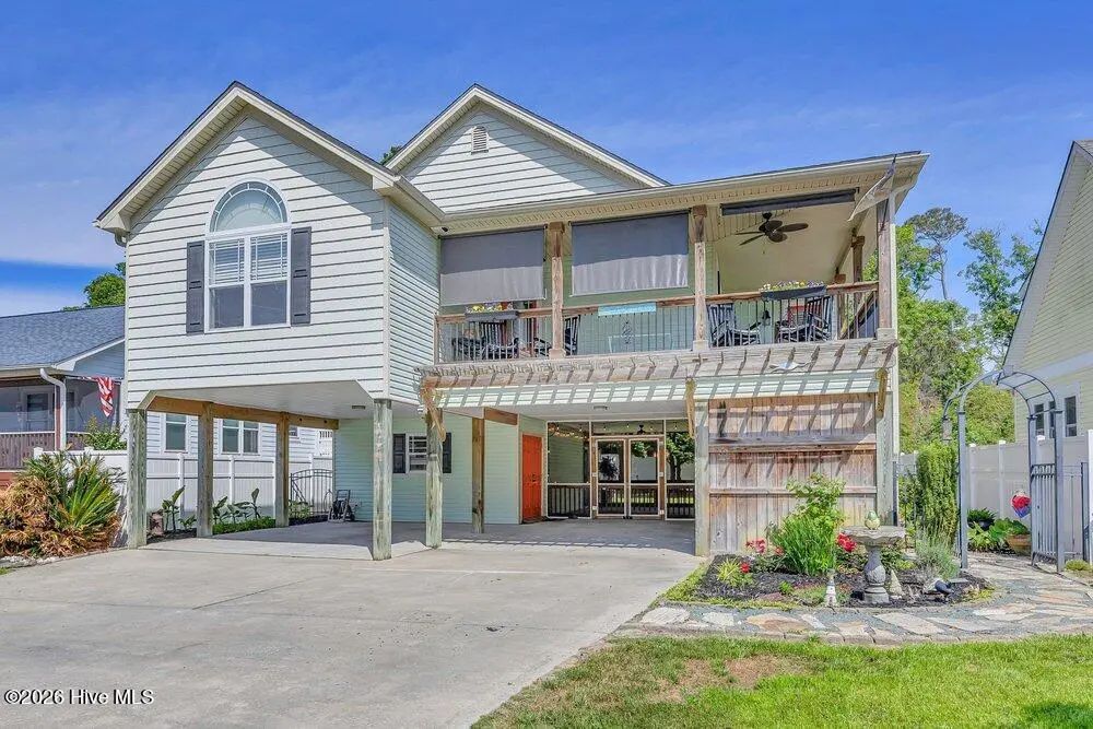 104 Ne 8th Street, Oak Island