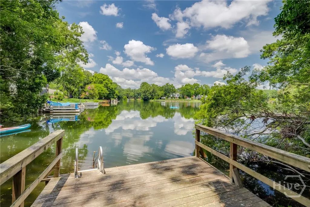 322 Suncrest Boulevard, Savannah