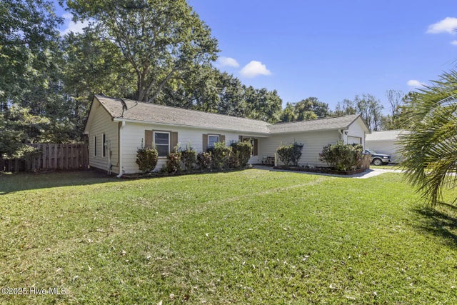 222 Natalie Lane, Hubert