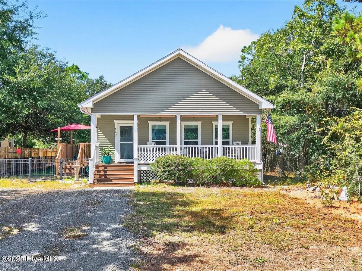 147 Ne 8th Street, Oak Island