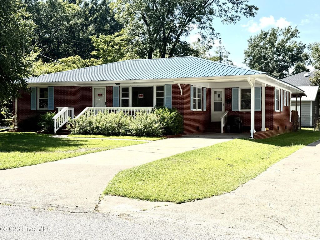 501 N Chestnut Street, Mount Olive