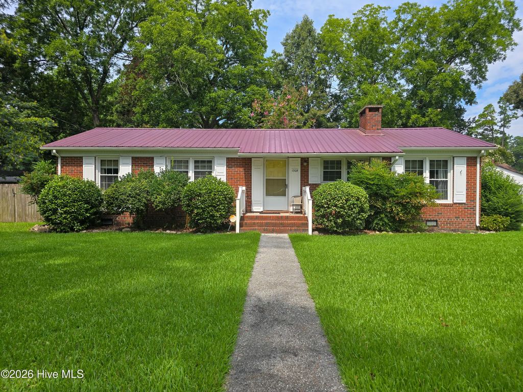 1305 Crescent Drive, Elizabeth City