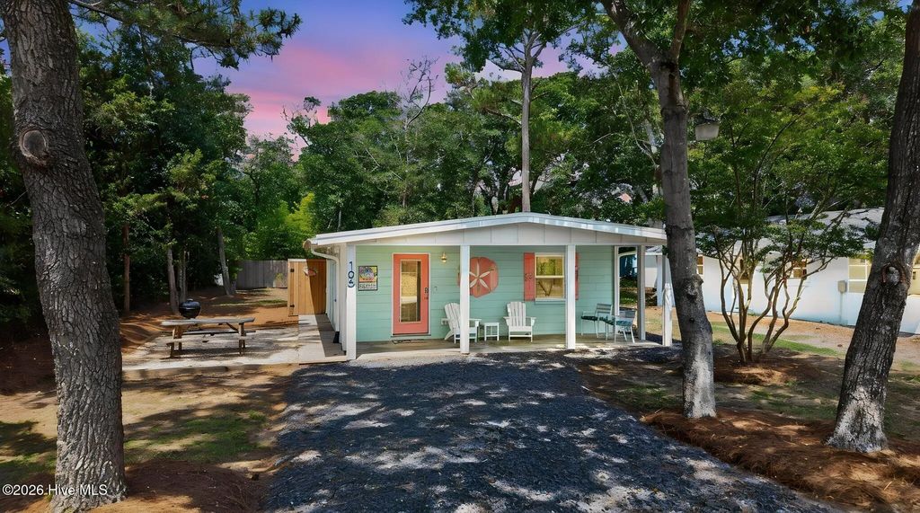 105 Se 76th Street, Oak Island