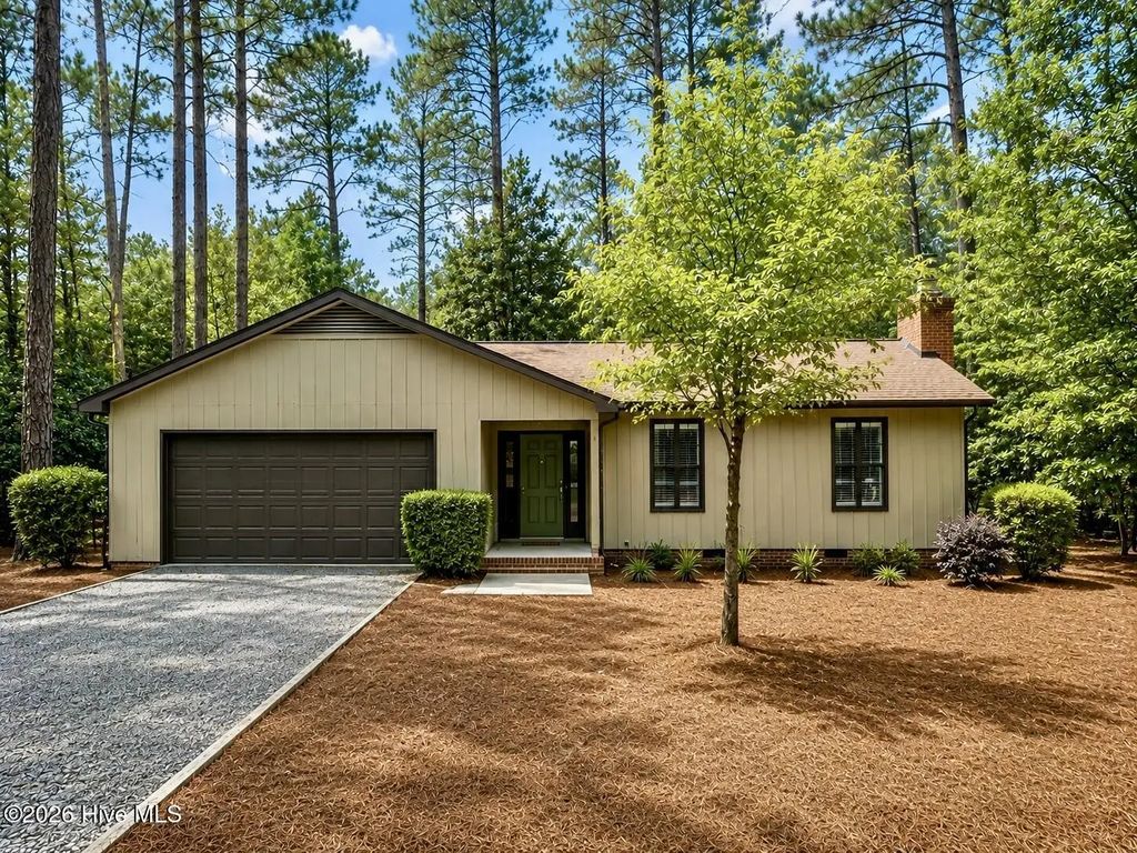 215 Merion Circle, Pinehurst