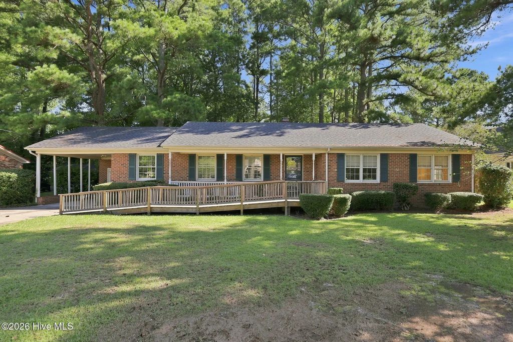 2212 Charles Boulevard, Greenville