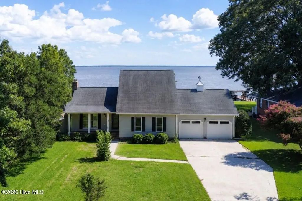124 Country Club Drive, Edenton