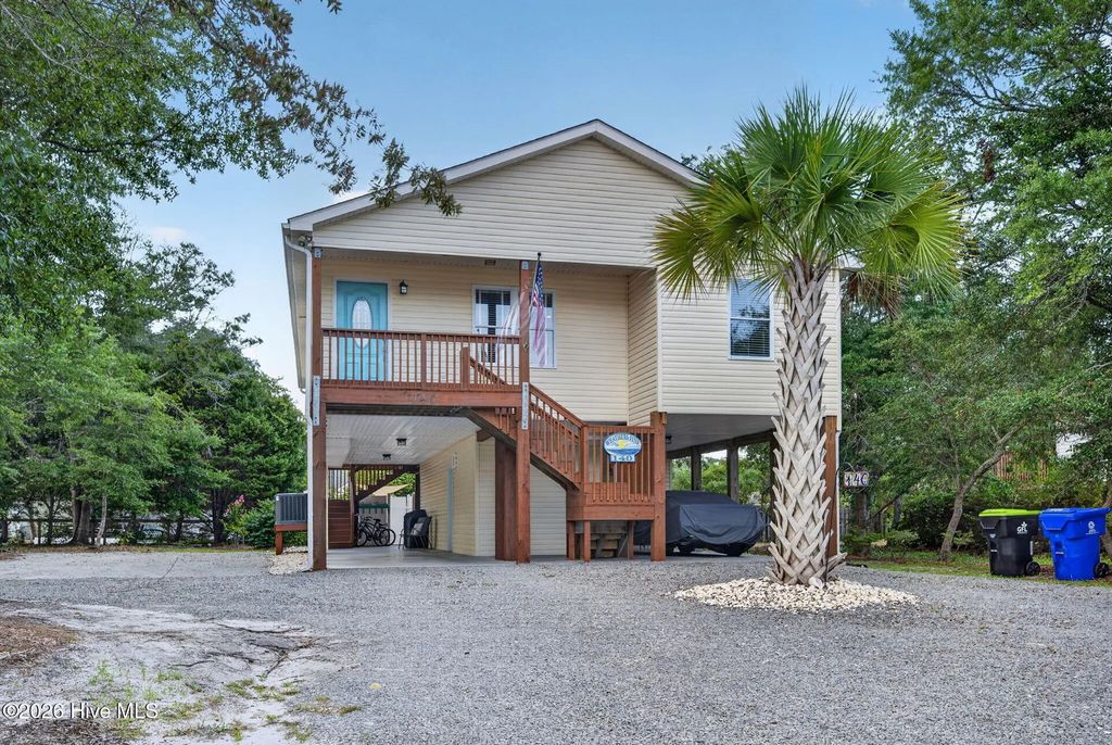 140 Ne 18th Street, Oak Island