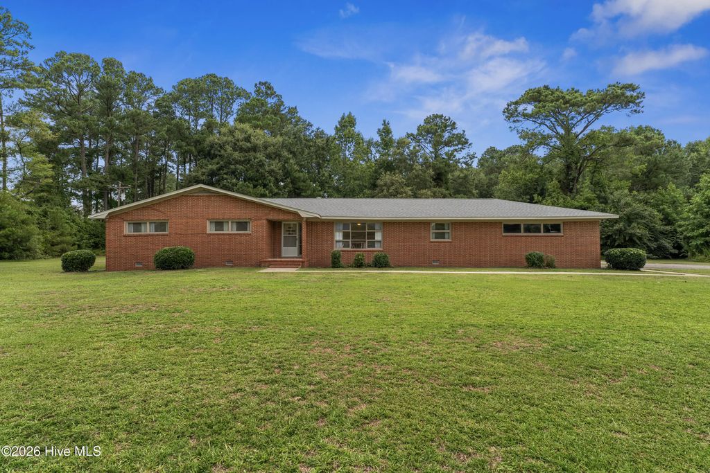 341 N Nc 11 And 903 Highway, Kenansville