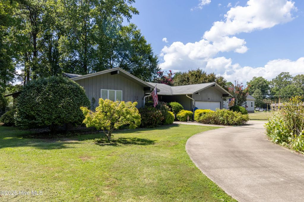 311 Country Club Drive, Edenton