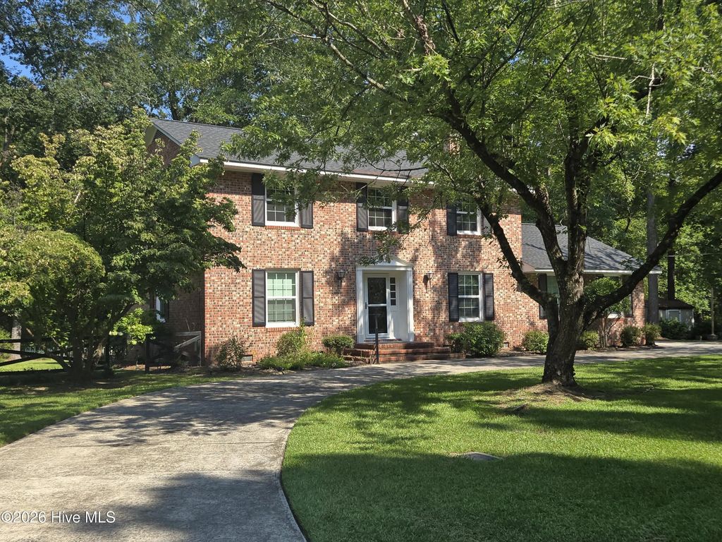 12601 Woodpecker Lane, Laurinburg