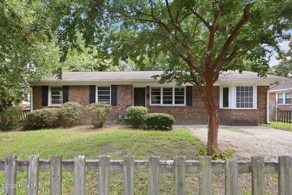 102 N Meade Street, Greenville