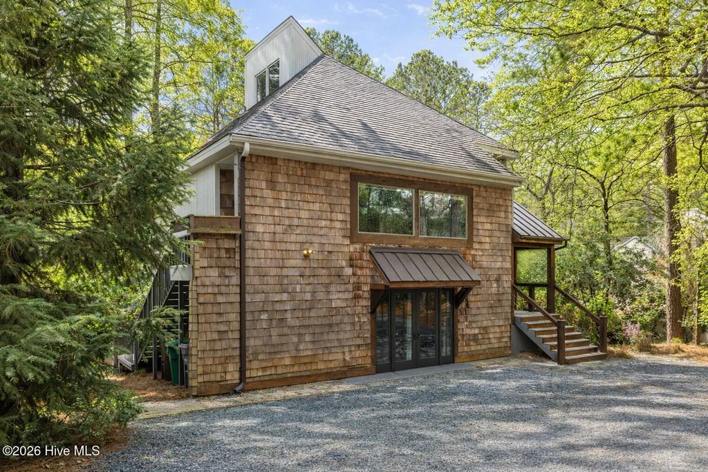 350 Pine Vista Drive, Pinehurst