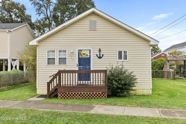 303 Harper Avenue, Carolina Beach