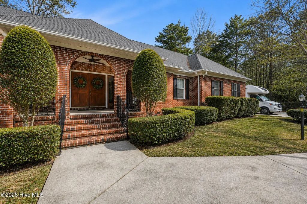 122 Spring Chase Lane, Rocky Point