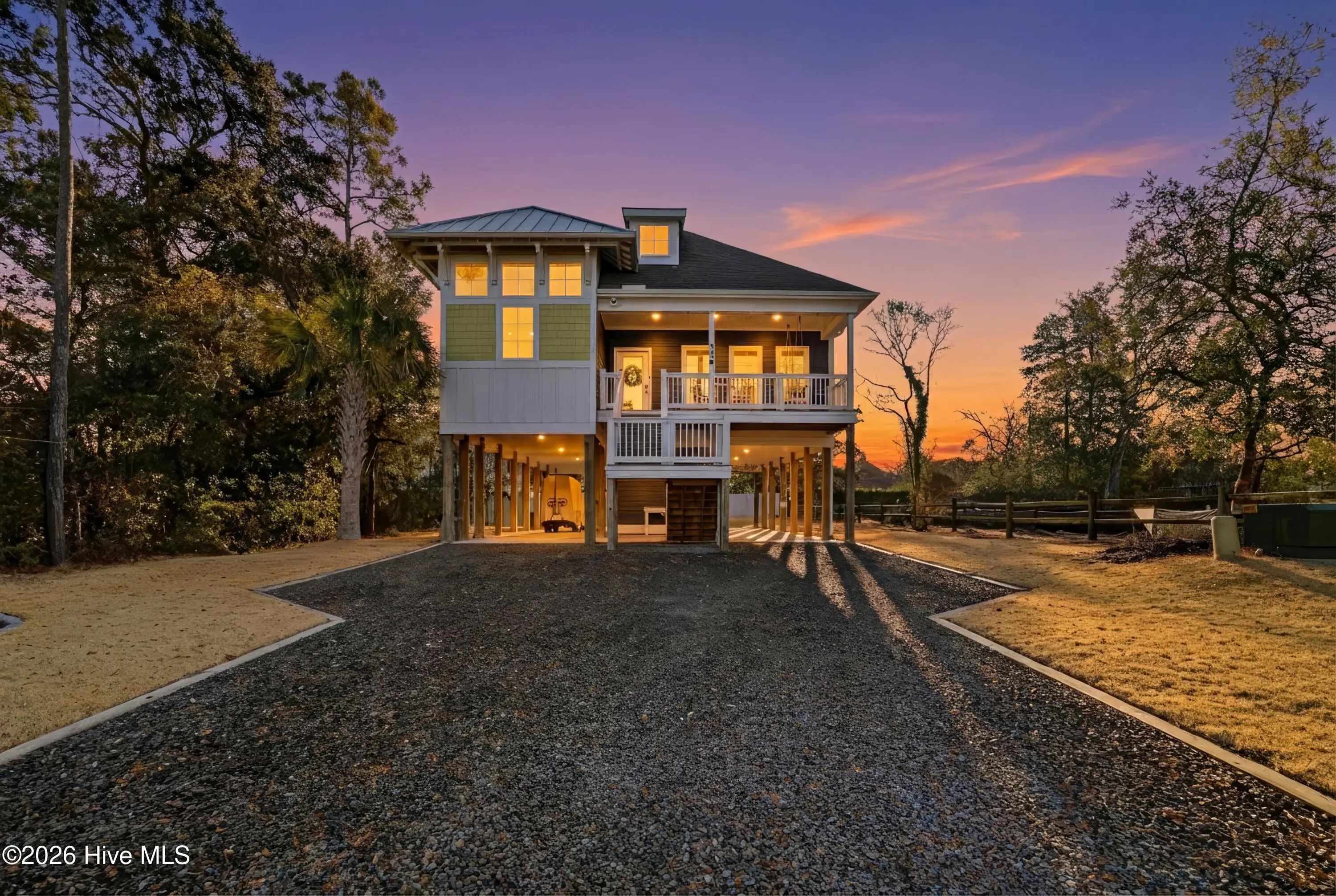 228 Ne 41st Street, Oak Island