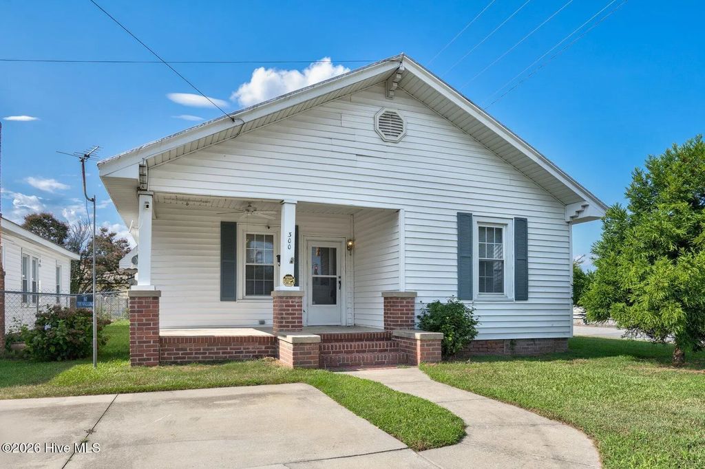 300 W Howard Avenue, Tarboro
