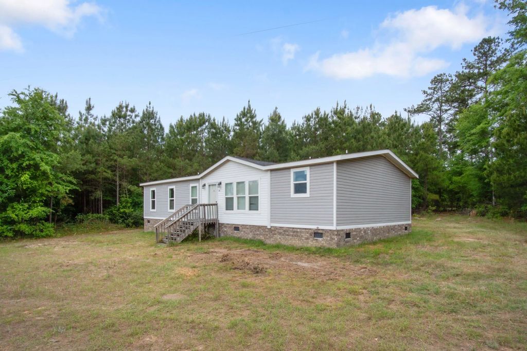 562 Boll Weevil Road, Burke