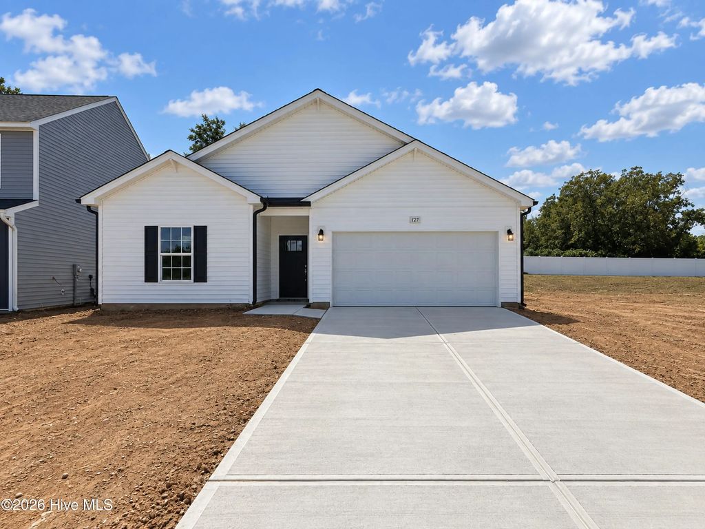 127 Crossvine Street, Pine Level