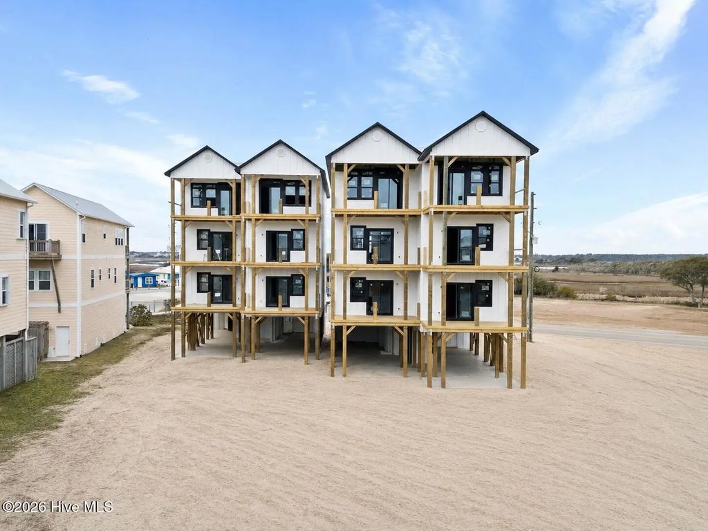 203 Shell Road, Surf City
