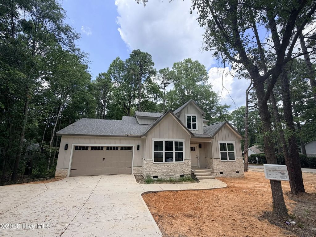 399 Spring Lake Drive, Pinehurst