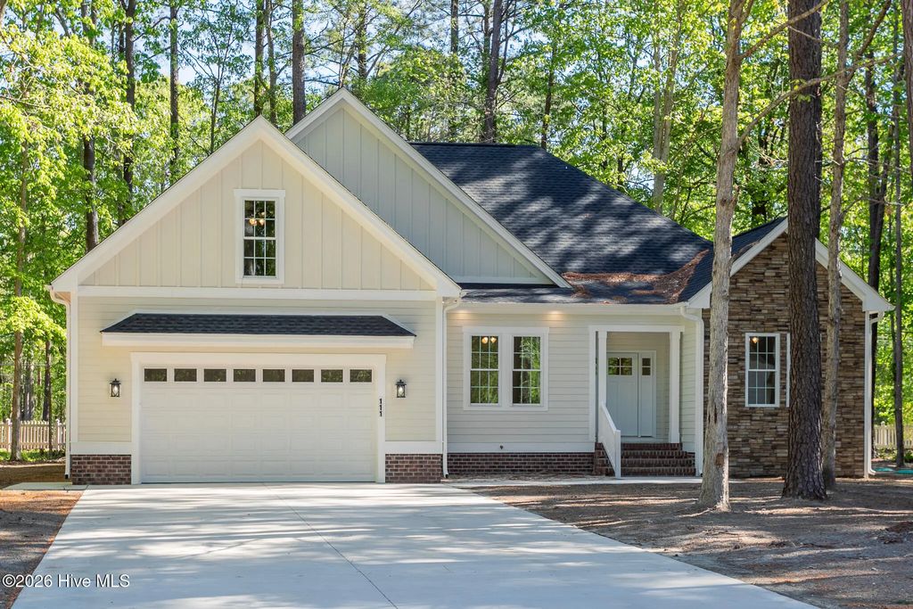 111 Chatooga Court E, Hertford