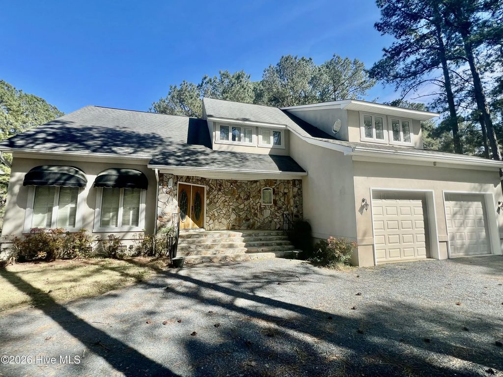 609 Cottonwood Court, Vass