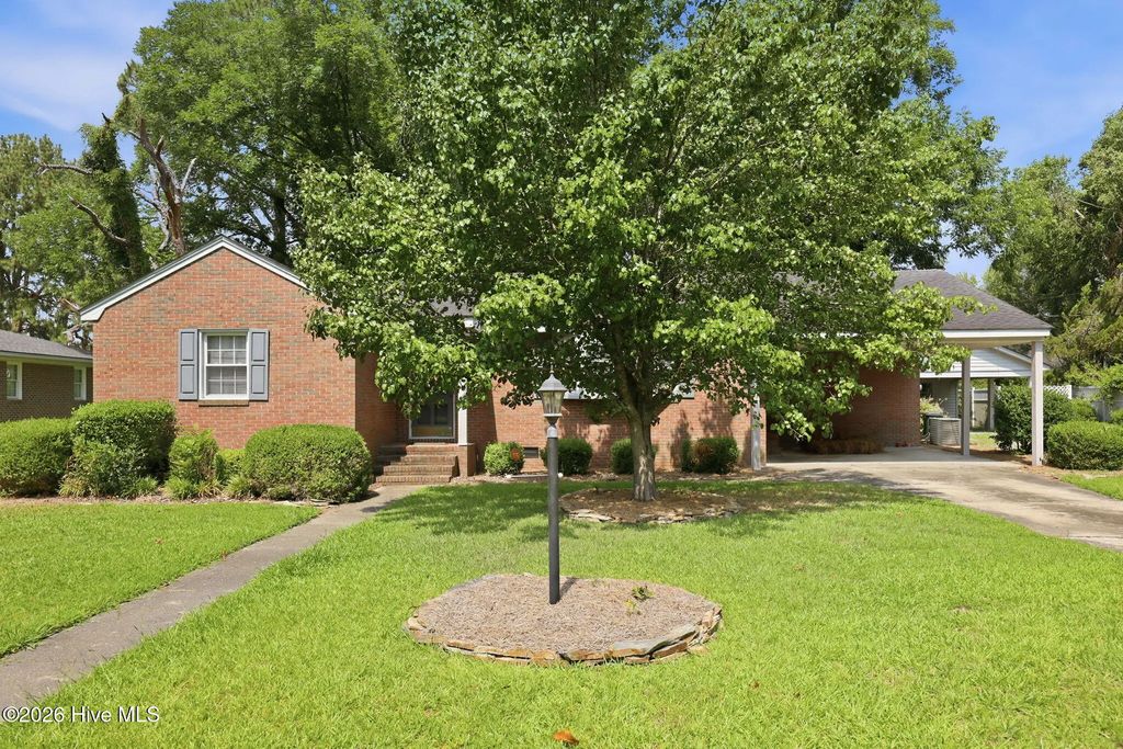3284 N Walnut Street, Farmville