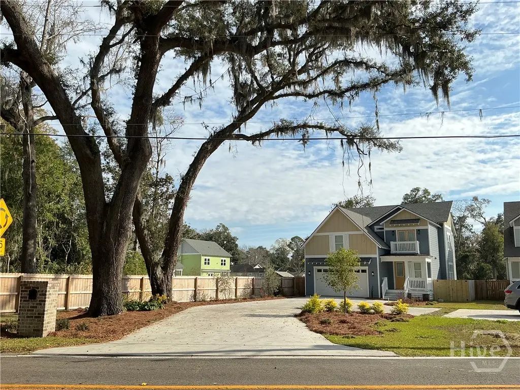 5432 La Roche Avenue, Savannah