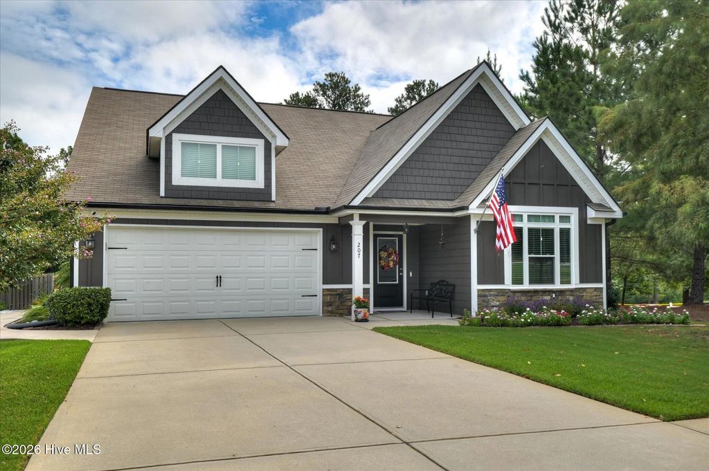 207 Torrey Pine Trail, Columbia