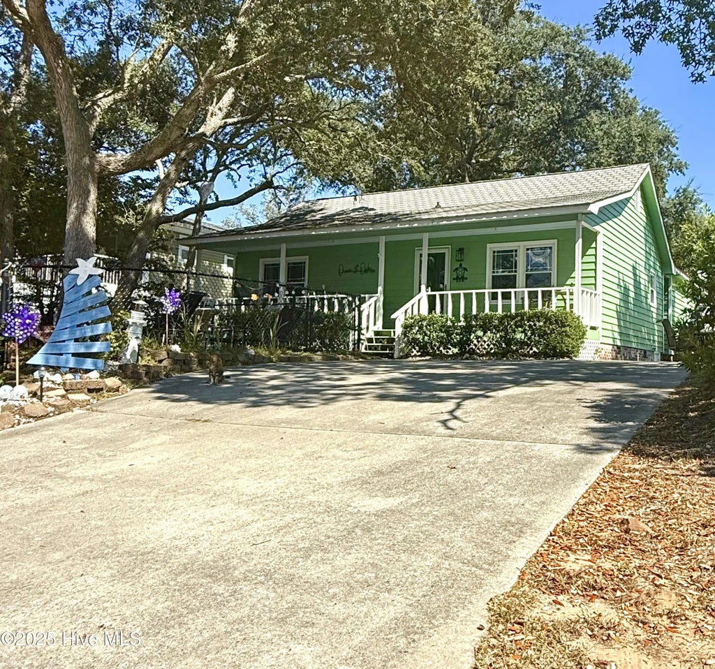 314 Ne 39th Street, Oak Island