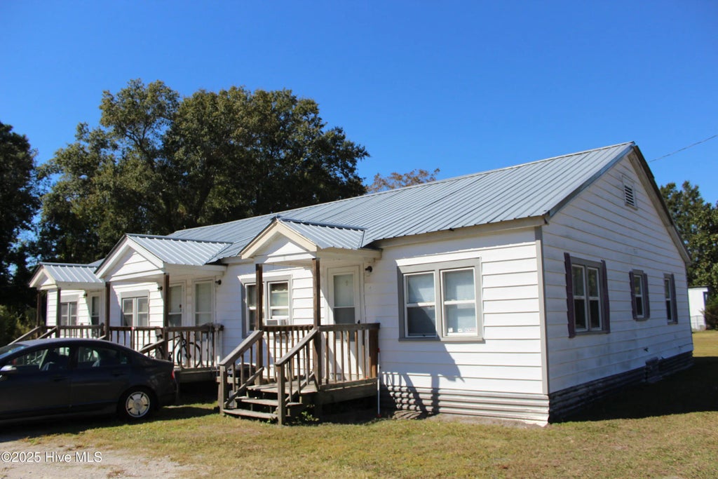 757 Chatham Street, Newport