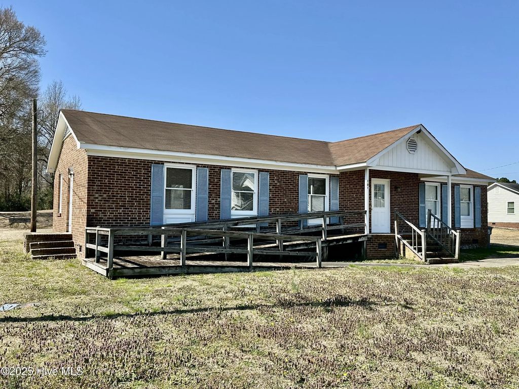 101 Sutton Drive, Windsor