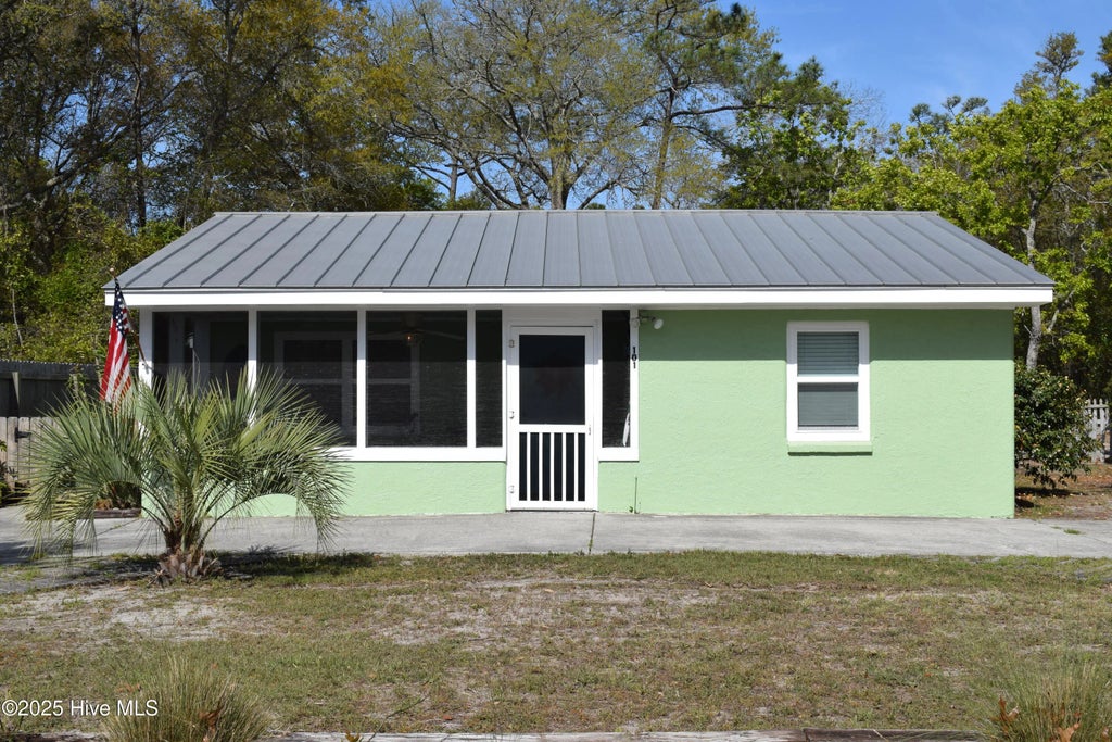 101 Ne 5th Street, Oak Island