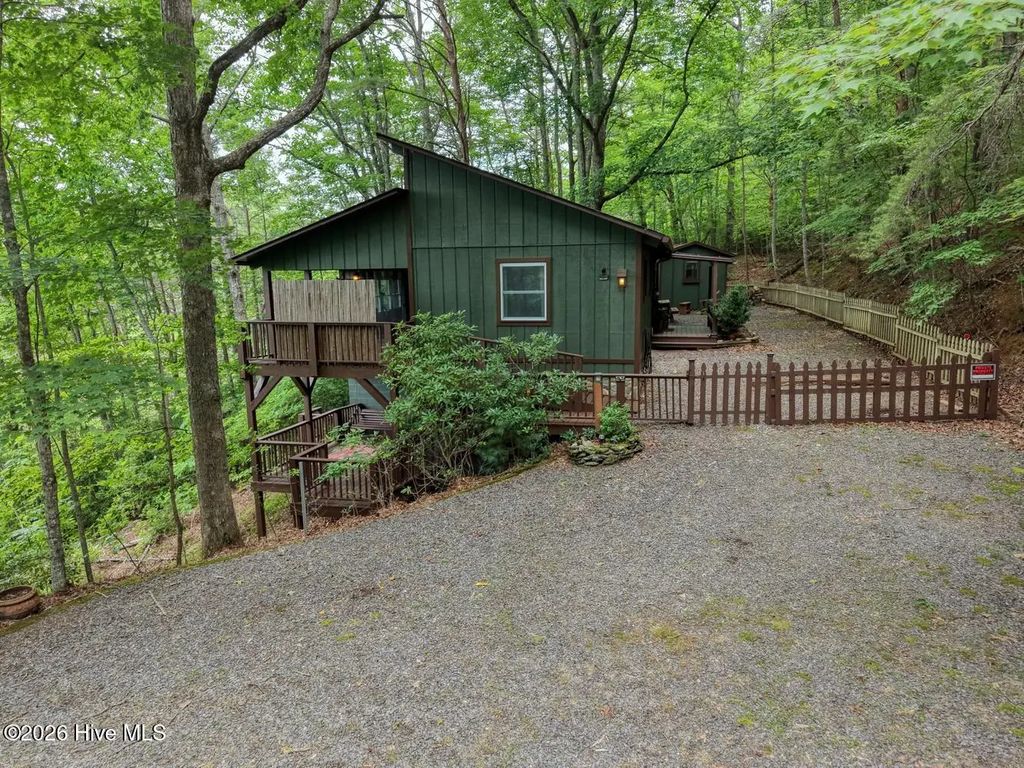 664 High Ridge Road, Murphy