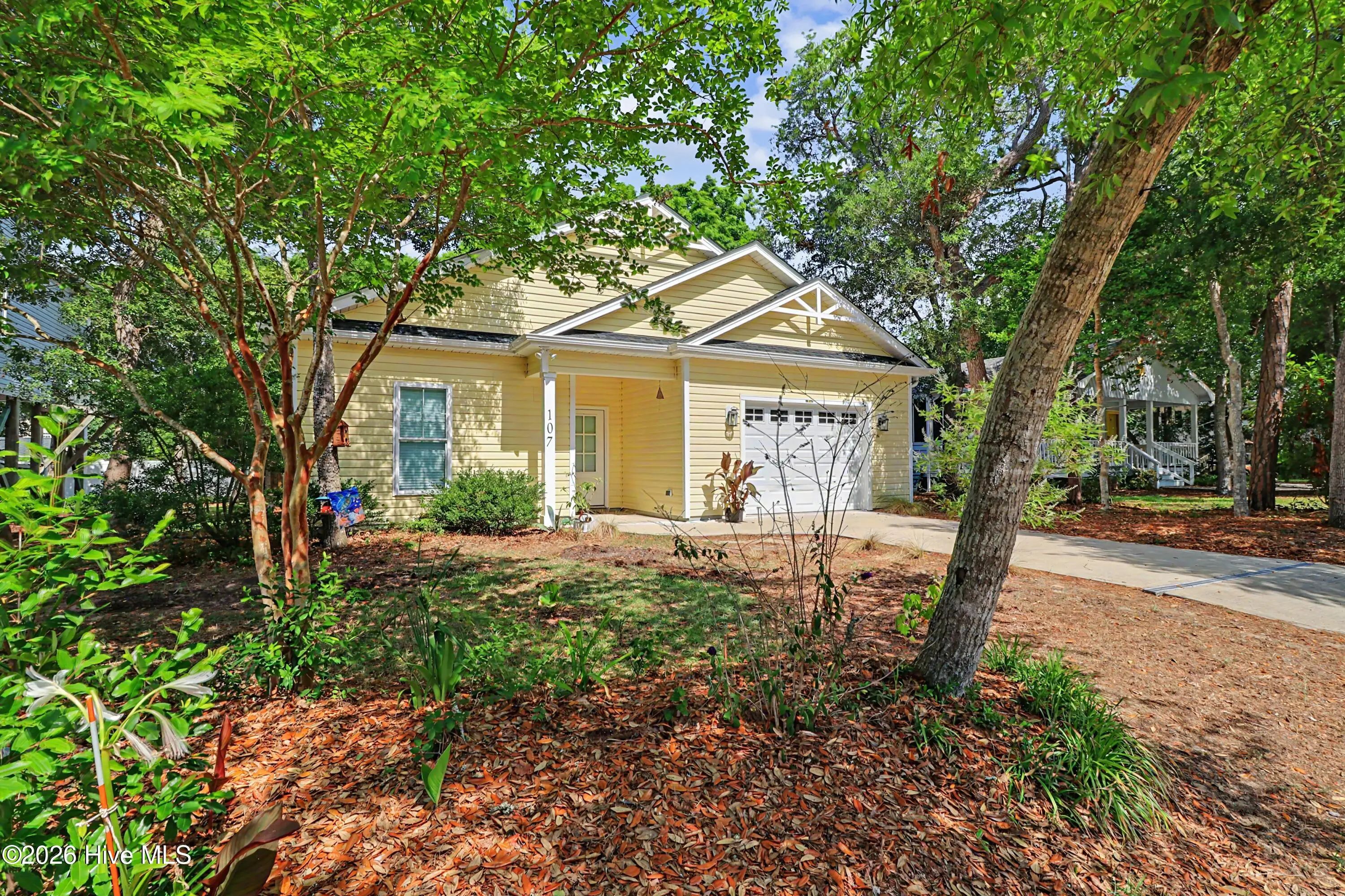 107 Se 35th Street, Oak Island Wooded