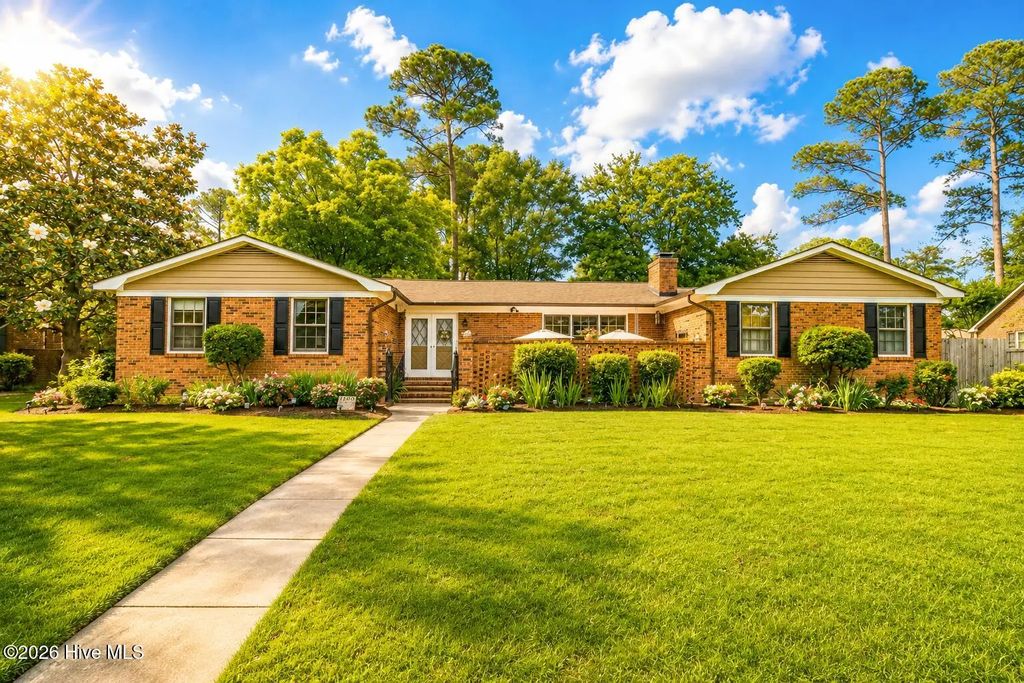 1209 W Highland Avenue, Kinston