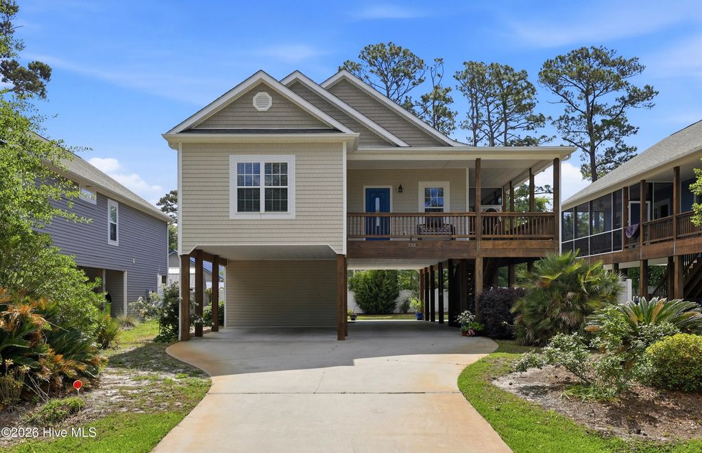 332 Ne 52nd Street, Oak Island